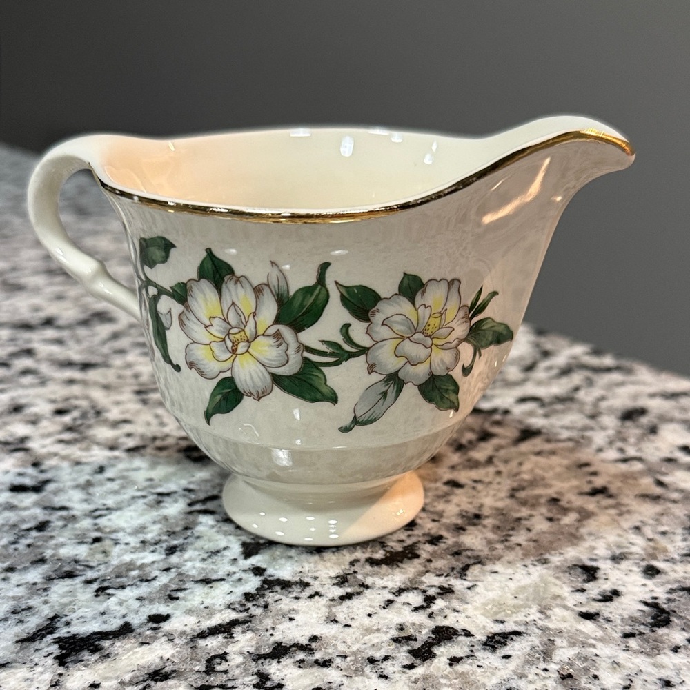 Homer Laughlin ‘Magnolia’ Creamer